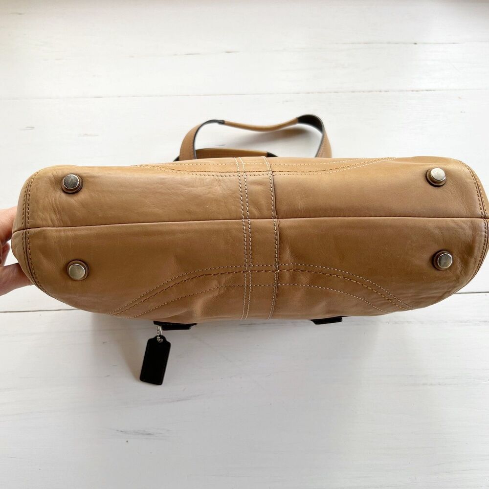 •Vintage• Coach Y2K Soho Hampton Flap F12304 Leather Satchel Bag in British Tan - Picture 6 of 15